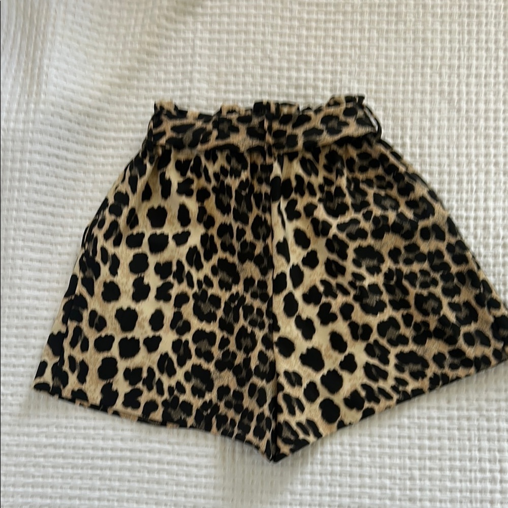 Zara Leopard Print High Waist Shorts - Picture 2 of 10